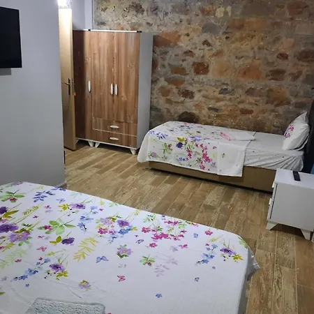Pansiyon Bozcaada Yesilyol Tasev *
